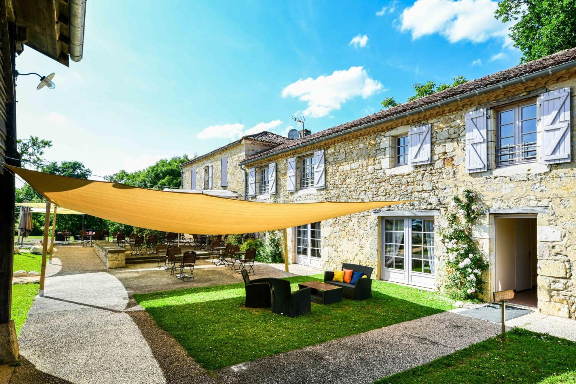 Logis L'Auberge de Larressingle Exterior foto